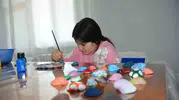 Samsunlu 11 yaşındaki Elif Zehra, sahilden topladığı deniz kabuklarını sanat eserine dönüştürüyor