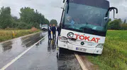 Tokat-Almus kara yolunda otobüs ve kamyonet çarpıştı: İki yaralı