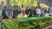 Denizli basını Mümtaz Dündar'ı dualarla uğurladı