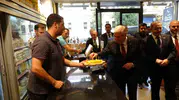 Bakan Yaşar Güler Kars sokaklarında esnafın nabzını tuttu
