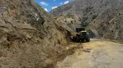 Çelikhan'da köy yolları daha güvenli hale getiriliyor