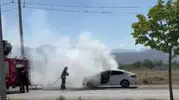 Bakıma götürülen otomobil yolda alevlere teslim oldu