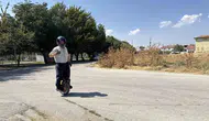 Eskişehirli 60 yaşındaki Muhammet amca tek tekerli kaykayla 4 bin kilometre yol yaptı