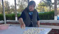 15 Yaşından Beri Kışlık Yiyeceklerini Kendi Üretiyor