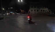 Yolu karıştırdı, ters yöne girdi: Arkadaşının tepkisi güldürdü