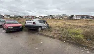 Aracını tarlada buldu, çarpıp kaçan sürücüye böyle seslendi