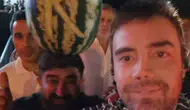Eskişehir’de Kafasında Karpuzla Murat Dalkılıç’la Poz Verdi