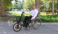 30 yıl önce felç kaldı, tekerlekli sandalyesini kendi imkanlarıyla hızlandırdı