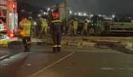 Aliağa yolunda seyir halindeki tır alevlere teslim oldu