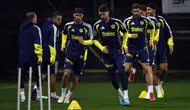 Fenerbahçe'de Göztepe mesaisi bitti: Dirk Kuyt yönetiminde kritik hazırlıklar tamamlandı