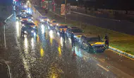 Erzincan'da sağanak trafiği felç etti: Beş araç birbirine girdi