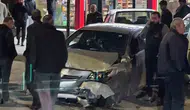 Dadaşkent'te seyir halindeki otomobilin direksiyonu kilitlenince zincirleme kaza yaşandı