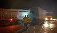 Erzincan-Erzurum kara yolunda ağır vasıtaların çarpışması sonucu iki kişi hastanelik oldu