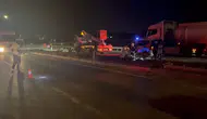 Tekirdağ'da şiddetli kaza: Kontrolden çıkan otomobil direklere çarparak durabildi