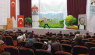 Havza'da minik tiyatroseverler Kaptan Pengu ile buluştu