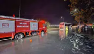 Bilecik Organize Sanayi Bölgesi'nde sağanak kabusu: İşçi servisi sular altında kaldı