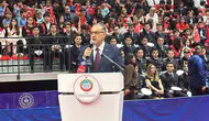 Yalova'da Cumhuriyet'in 103. yılı 90. Yıl Spor Salonu'nda coşkuyla kutlandı