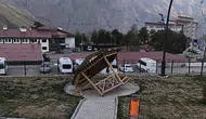 Hakkari'de belediyenin yeni hizmetine saldırı: Kamelyayı parçaladılar