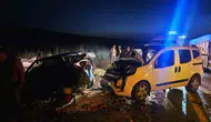 Alaca-Zile kara yolunda iki araç çarpıştı: 5 kişi hastanelik oldu