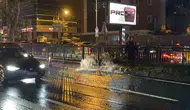 Beşiktaş'ta altyapı kazası: Patlayan ana boru trafiği felç etti
