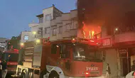 Nizip'te alevlerin sardığı evden son anda kurtuldular