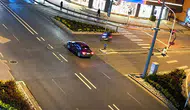 Düzce'de dehşet anları: Motosikletli sürücü çarptığı otomobilin içine uçtu