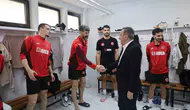 Sungurlu'da voleybol heyecanı: Galatasaray maçı öncesi Başkan Dere'den takımlara moral ziyareti