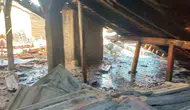 Çivril'de eski belediye binasının çatısında korkutan yangın