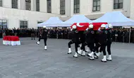 Şehit polis Ahmet Türkoğlu Ankara Emniyet Müdürlüğündeki törenle son yolculuğuna uğurlandı