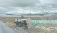 Eskişehir’de Kamyon Şarampole Devrildi