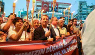 Efeler'de 30 Ağustos coşkusu: Başkan Yetişkin'den anlamlı mesaj