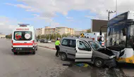 Karaman'da belediye otobüsü ile ticari araç çarpıştı: 5 kişi hastaneye kaldırıldı