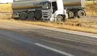 Siirt'te Çakıl Tehlikesi: Tır Yoldan Çıktı, Sürücü Şans Eseri Kurtuldu
