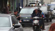 Kilis'te sabah trafiği sağanak ve sisle karşılaştı: Sürücüler farlarıyla ilerledi