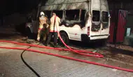 Kumlu'da gece yarısı korkutan araç yangını
