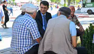 Uşak Valisi Serdar Kartal İsmetpaşa Caddesi'nde halkın nabzını tuttu