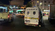 Sultangazi'de cadde ortasında silahlı saldırı: Bekçiler şüpheliyi kaçarken yakaladı