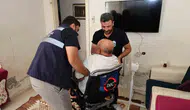 Reyhanlı'da engelli vatandaşa akülü sandalye desteğiyle gelen bağımsızlık