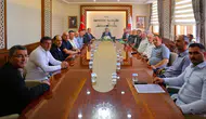 Bayburt’ta köy muhtarlarıyla masaya yatırıldı: Hizmet öncelikleri belirleniyor