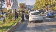 Menteşe'de Uğur Mumcu Bulvarı'nda üç araç birbirine girdi