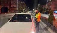 Fuzuli Caddesi'nde direksiyon başında sızan sürücüye ağır fatura