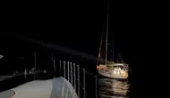 Urla açıklarında yelkenli tekneye operasyon: 11 göçmen yakalandı