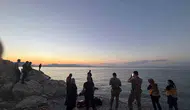 Van Gölü kıyısında gezintiye çıkan genç kız sarp kayalıklarda mahsur kaldı