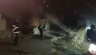 Niğde'de park halindeki araç alevlere teslim oldu