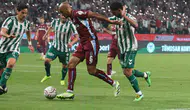 Konyaspor Trabzonspor karşısında erken gelen golle soyunma odasına avantajlı girdi