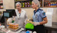 Kuşadası'nda market raflarına sıkı takip: Uygunsuz gıdalar toplatıldı