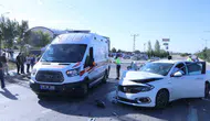 Karaman'da kontrolsüz kavşak kazası: 4 aylık bebek dahil 6 kişi yaralandı