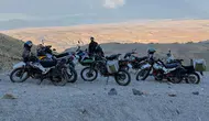 Adilcevazlı motorcuların Süphan Dağı zirvesindeki bayrak gururu
