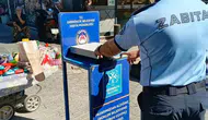 Germencik pazarında zabıtadan çifte denetim: Hem etiketler kontrol edildi hem tartı kuruldu