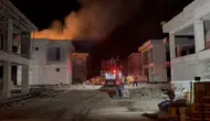 Melikgazi'de inşaat halindeki villanın çatısında korkutan yangın